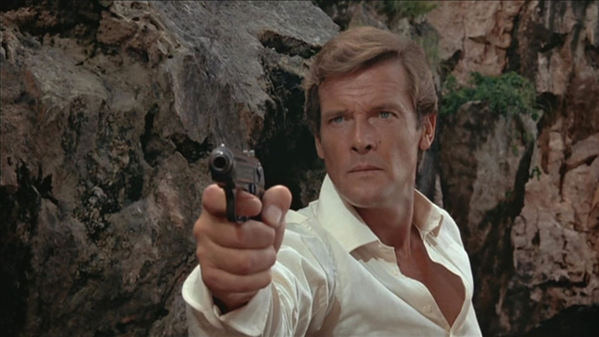 Roger Moore como James Bond