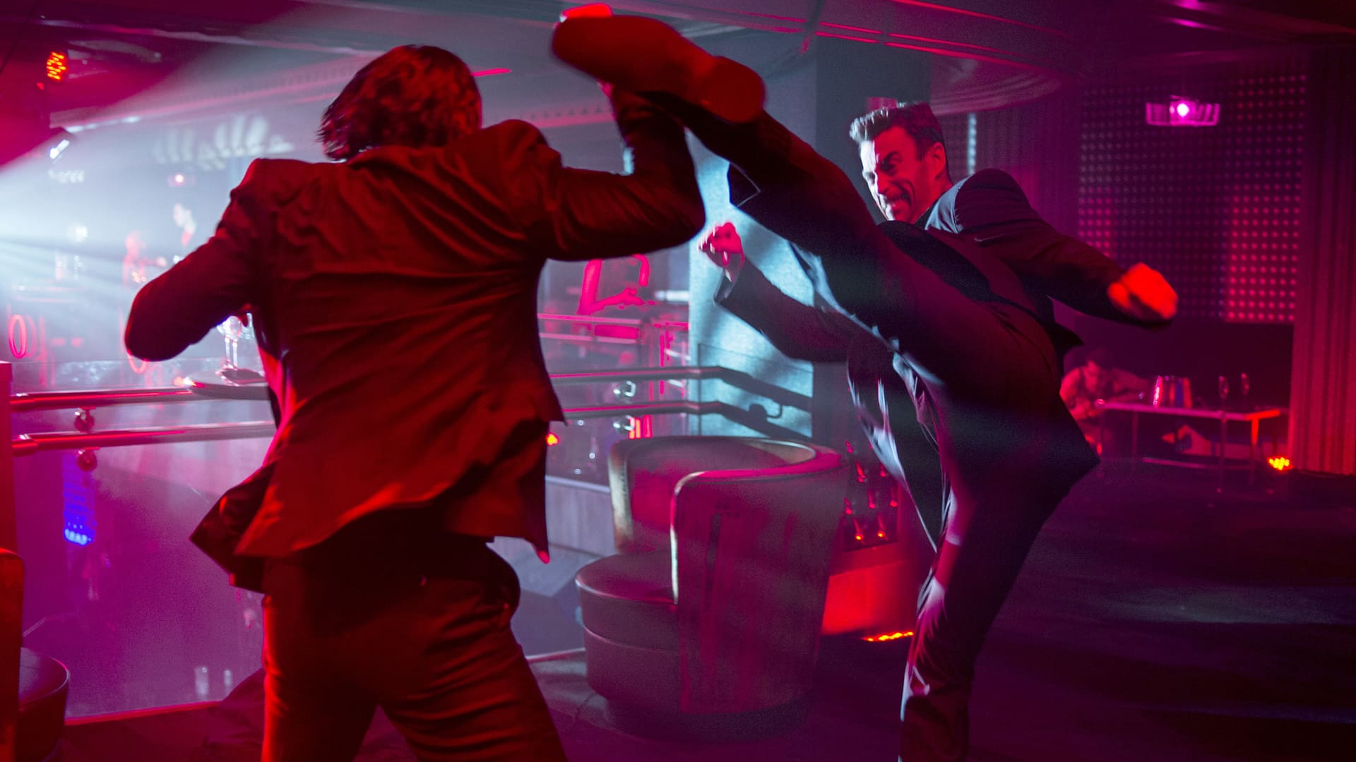 Keanu Reeves patada John Wick