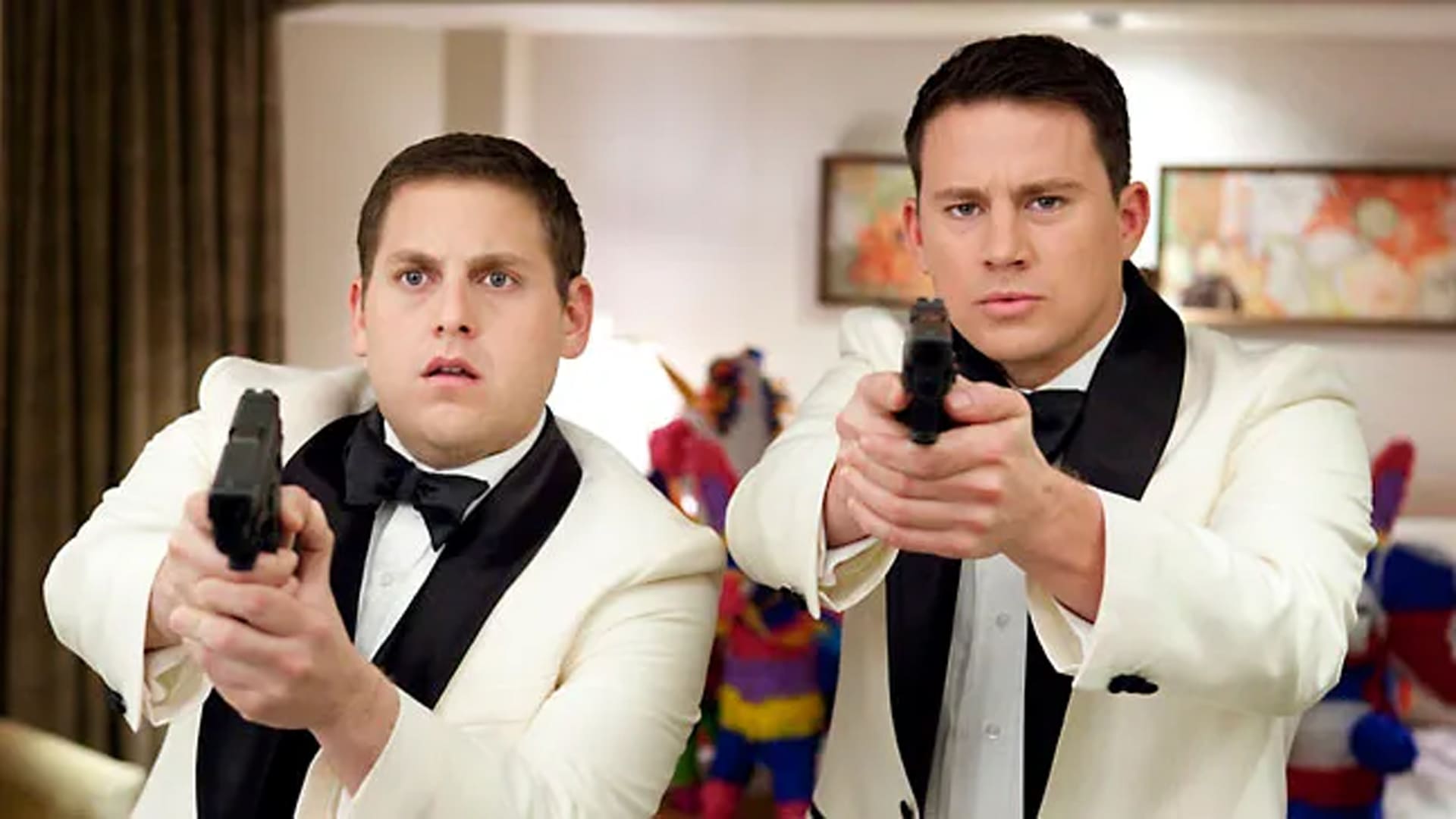 Comando especial, protagonistas traje blanco