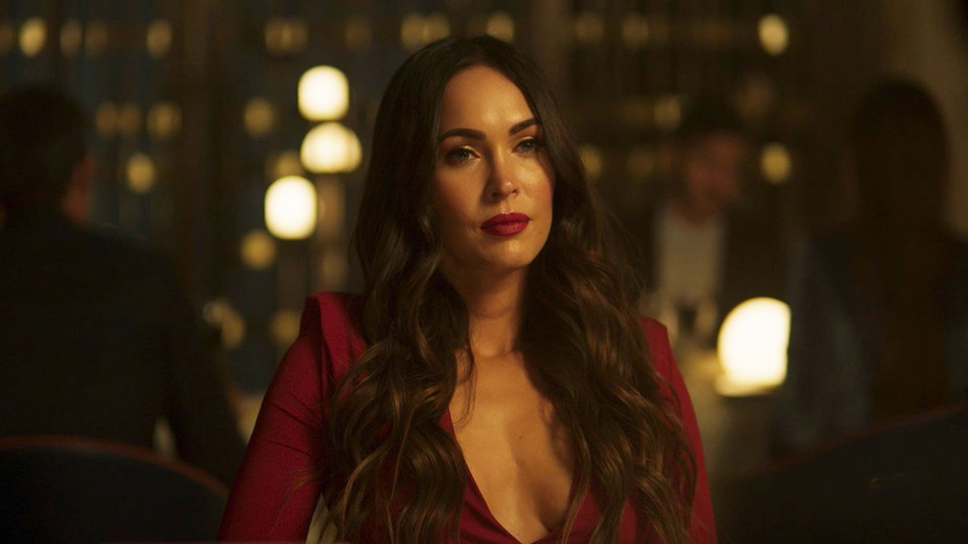 Megan Fox escena restaurante