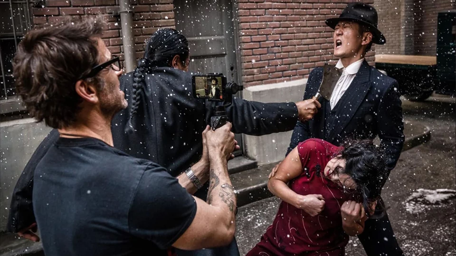 Zack Snyder filmando cortometraje con celulares