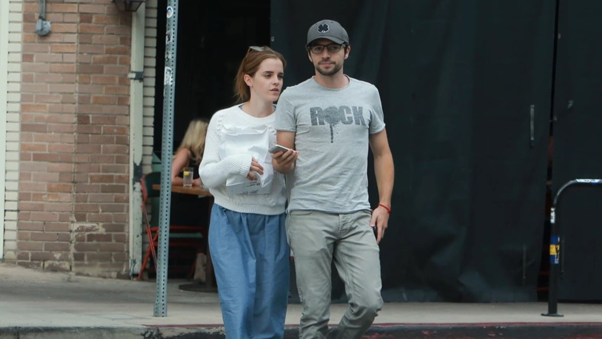 Roberto Aguirre y Emma Watson, foto vía Coqueran/Coleman-Rayner