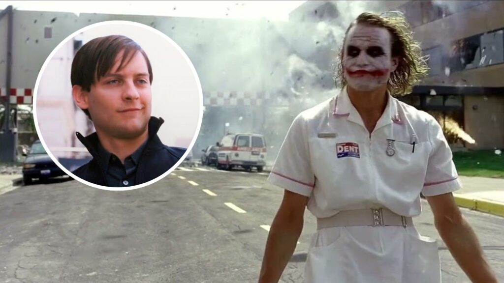 Según fans con ojo de águila, parece verse el Spider-Man de Tobey Maguire al fondo distante en una escena de Batman: El caballero de la noche