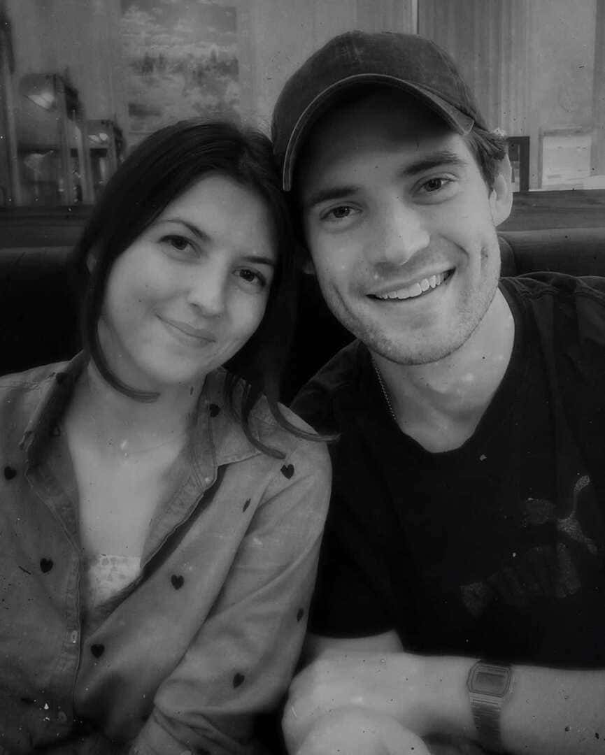 david corenswet y julia best warner selfie