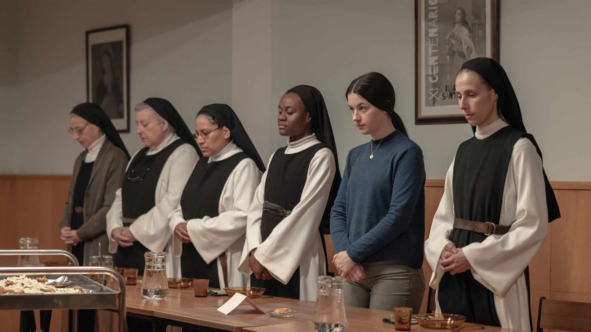 Los domingos película española monjas