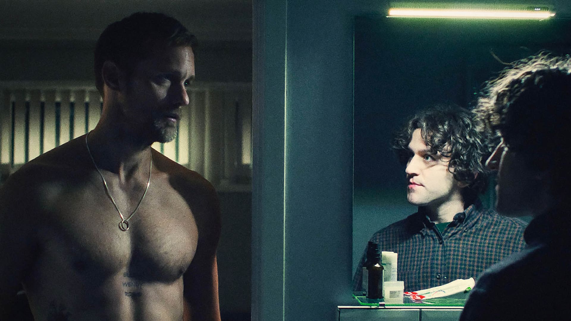 Pillion película Alexander Skarsgard