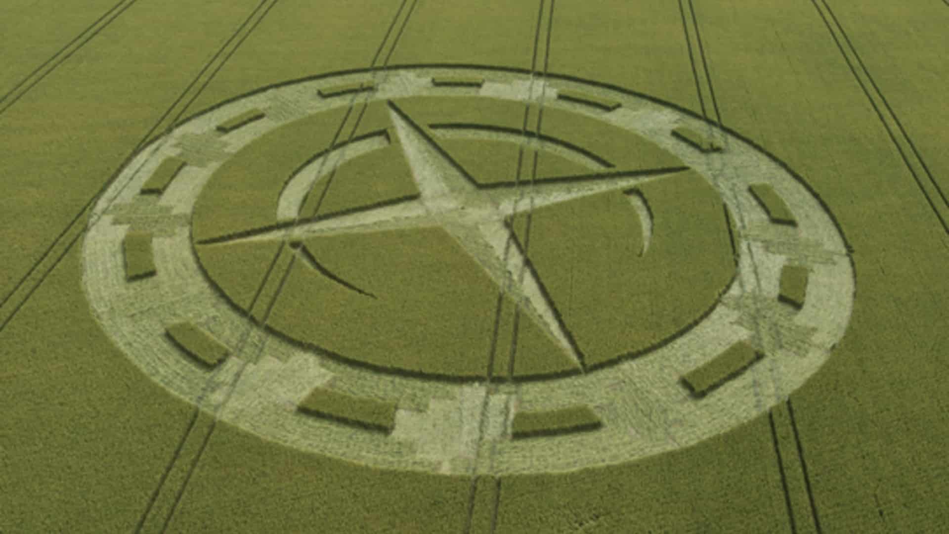 Imagen de un agroglifo aparecido en 2015 en Winterbourne Stoke, pueblo civil en Wiltshire, Inglaterra